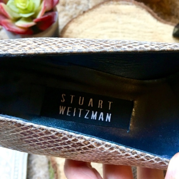 {Stuart Weitzman} Tan Snakeskin Black Heel Pumps - Picture 6 of 8